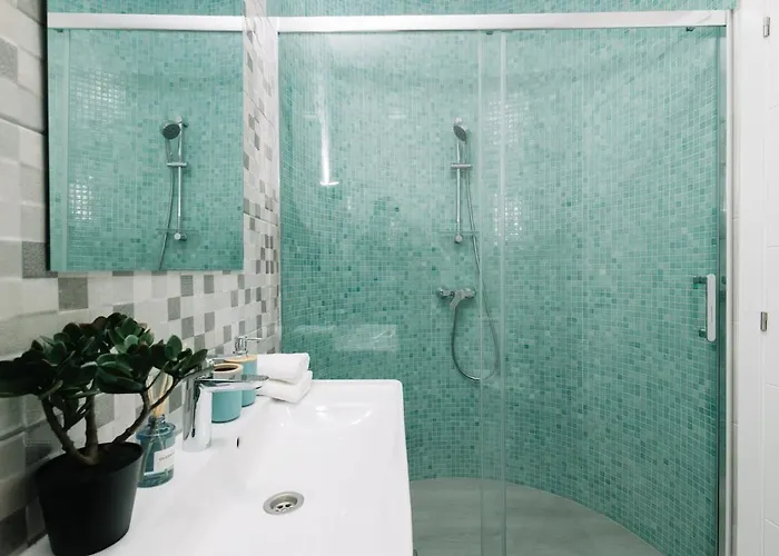 N2 Bright & Comfortable Benicalap * Valence